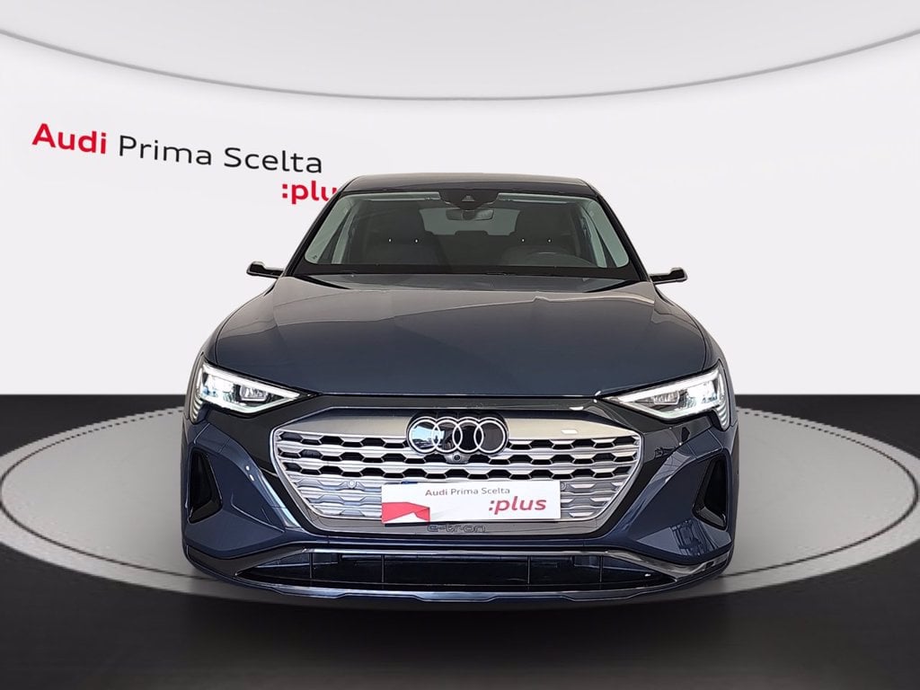 Immagine di Audi Q8 Sportback e-tron 55 e-tron quattro 300,00 kW - Vista: for more details contact your dealer