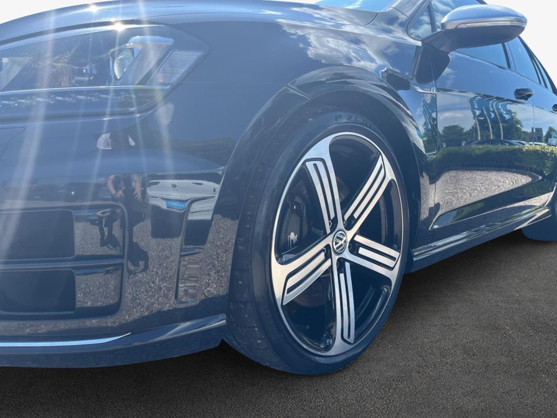 Volkswagen Golf Variant R
