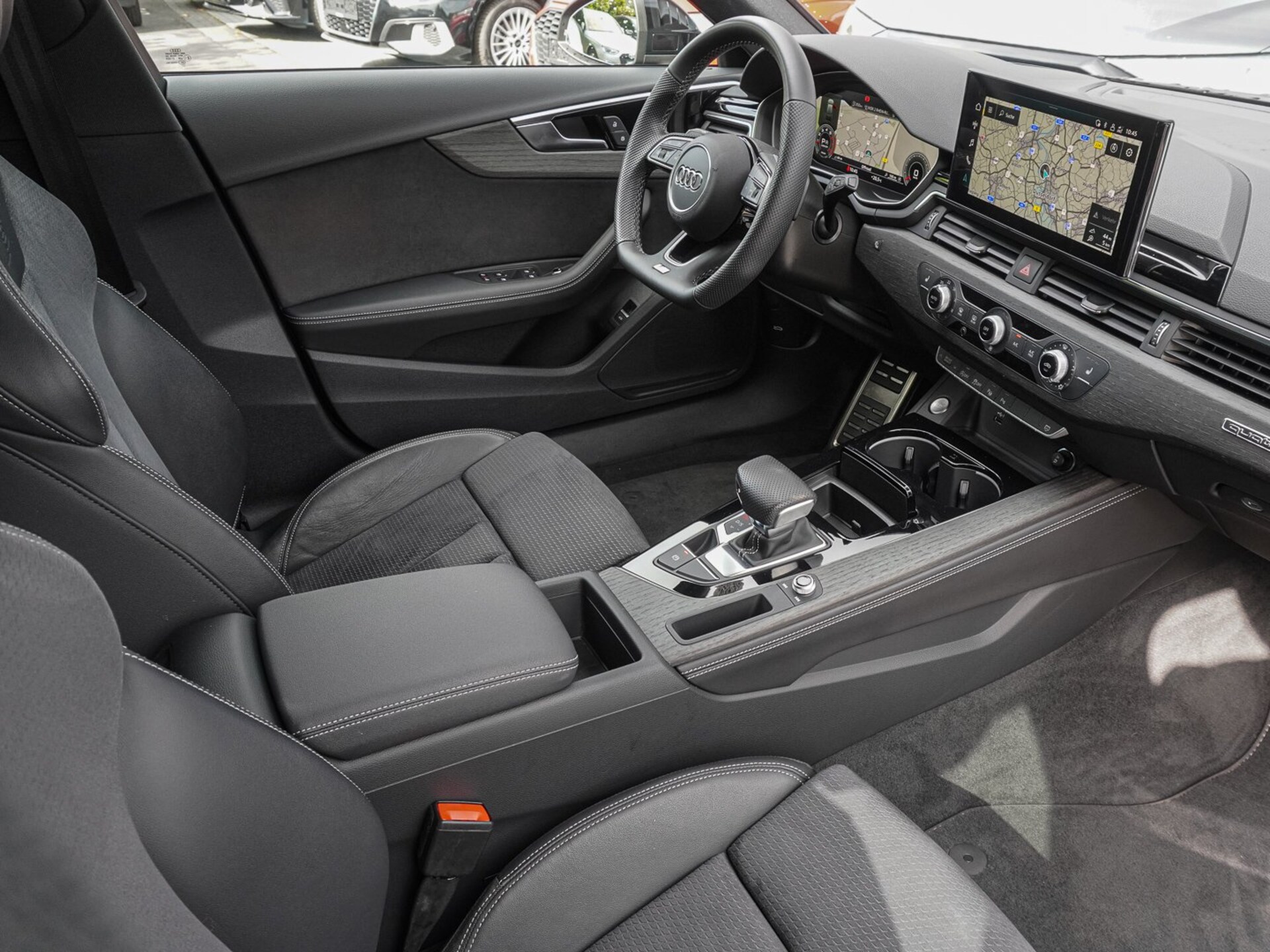 Audi A4 Avant S line
