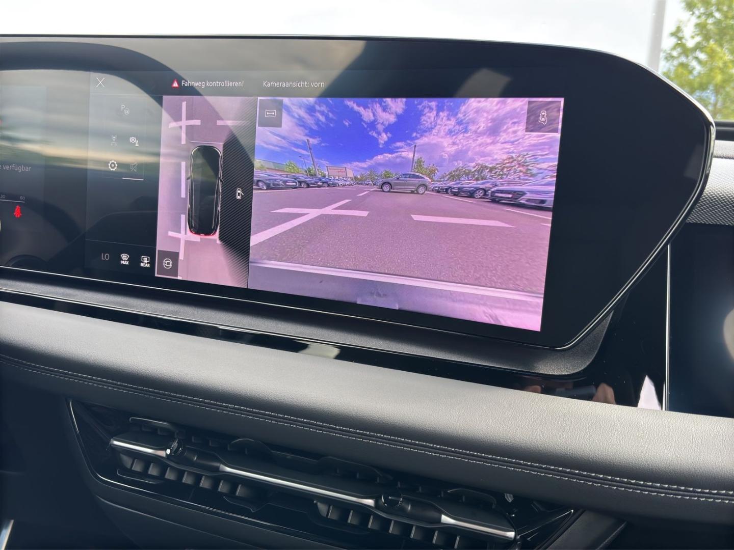Image about Audi Q6 SUV e-tron e-tron quattro
