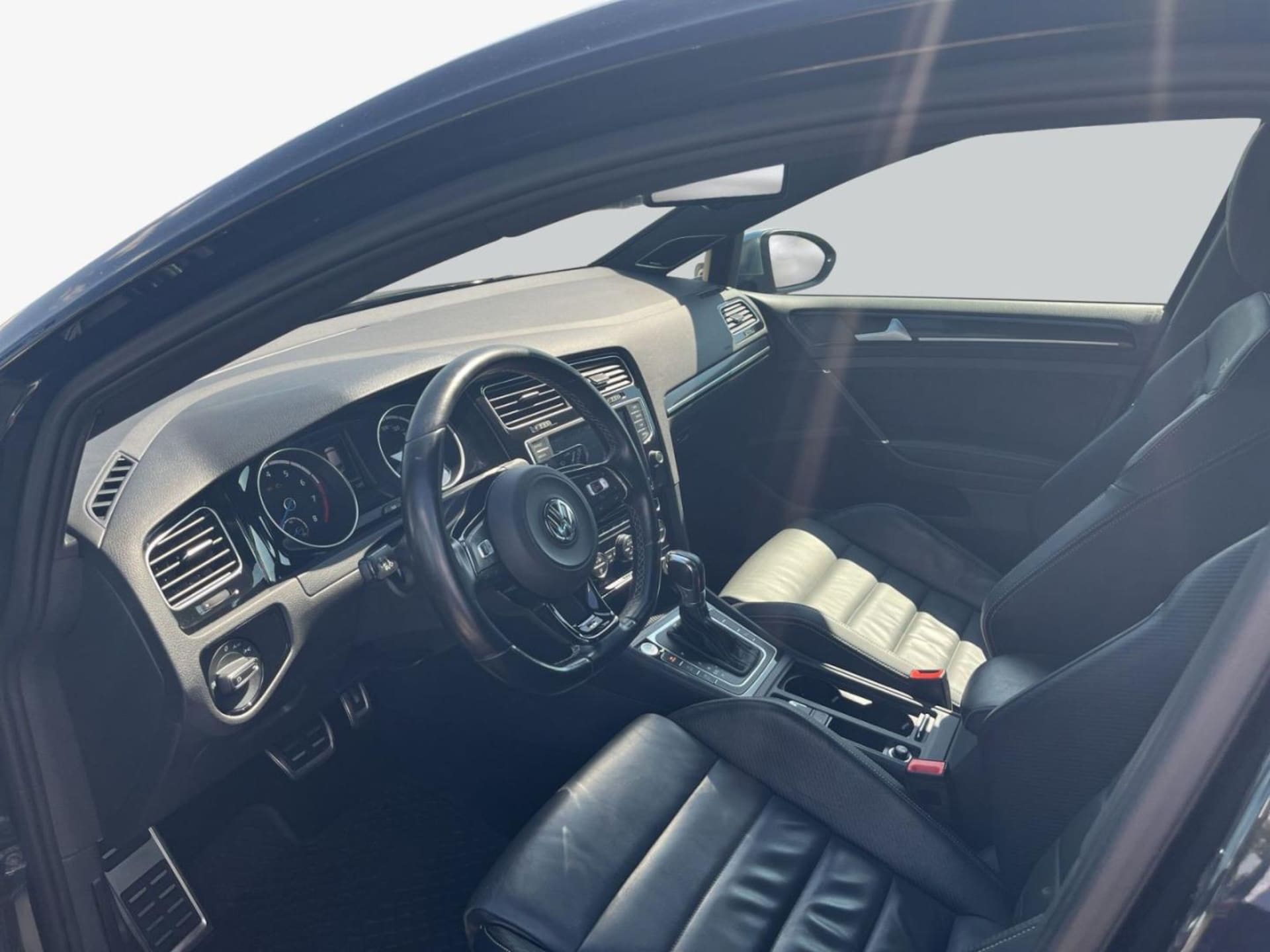Volkswagen Golf Variant R