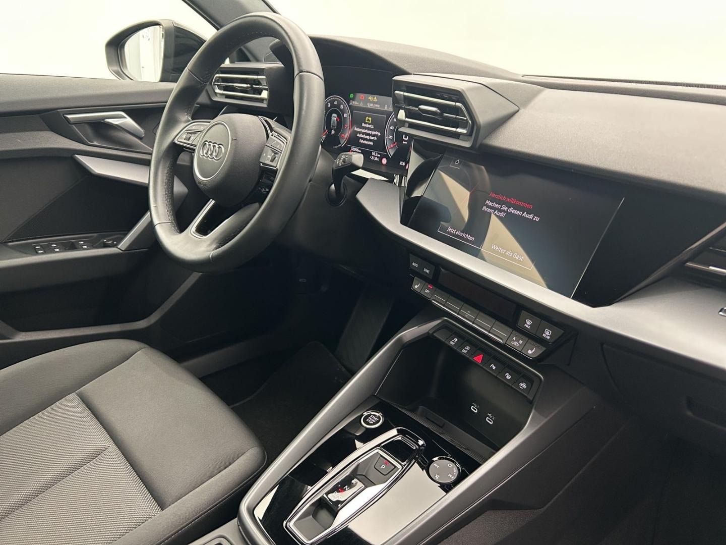 Bild über Audi A3 Sportback 35 TFSI S tronic - für weitere Informationen kontaktieren Sie den Audi Partner