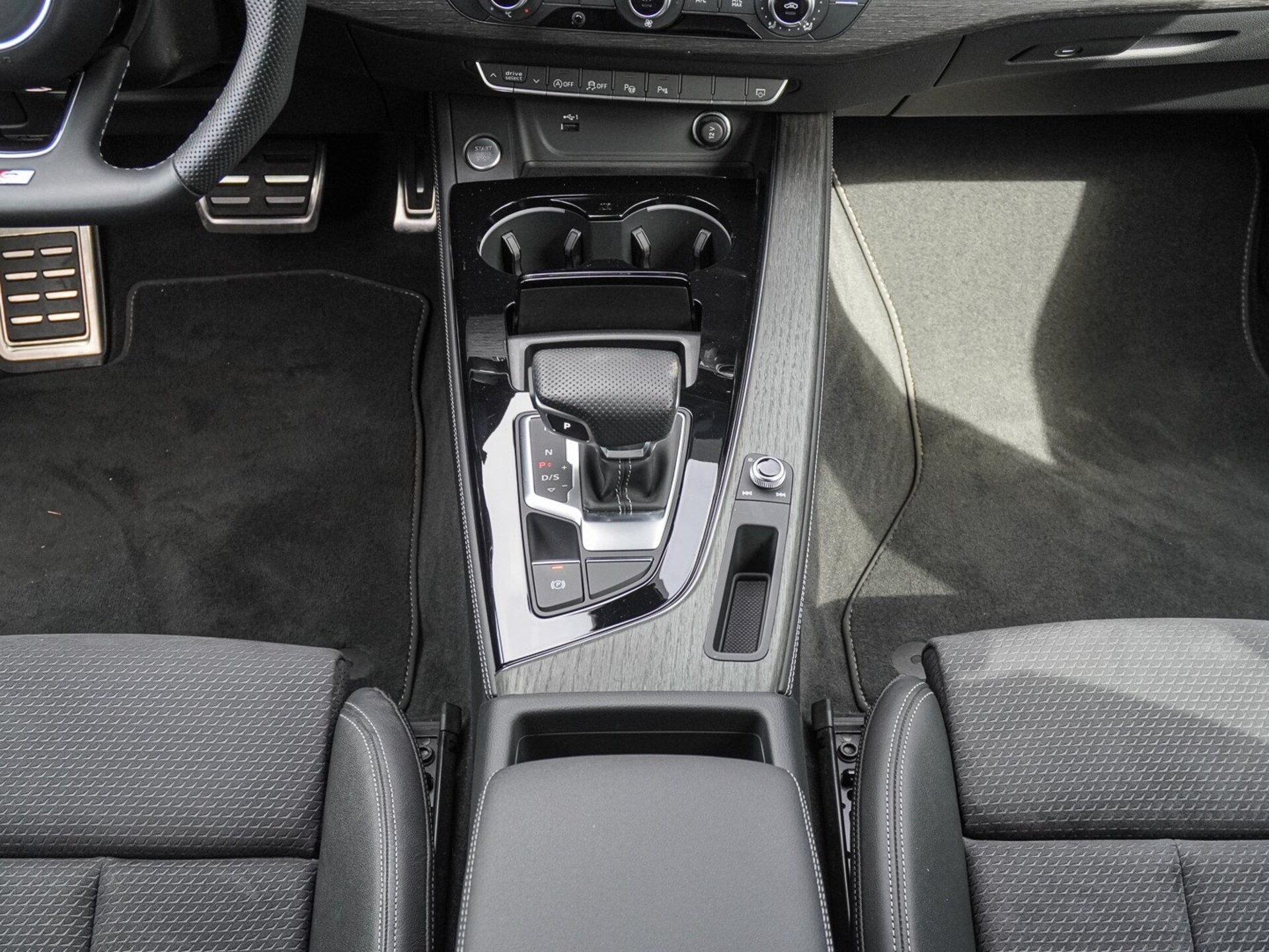 Audi A4 Avant S line