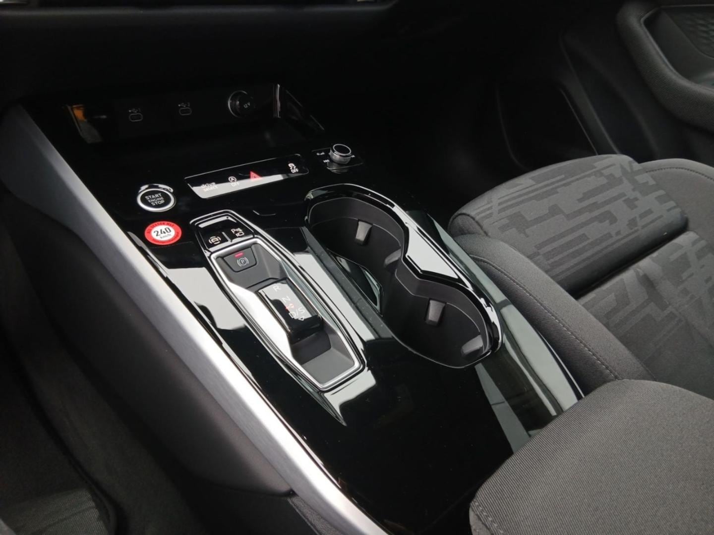 Bild über Audi A6 Avant TFSI 150 kW S tronic - für weitere Informationen kontaktieren Sie den Audi Partner