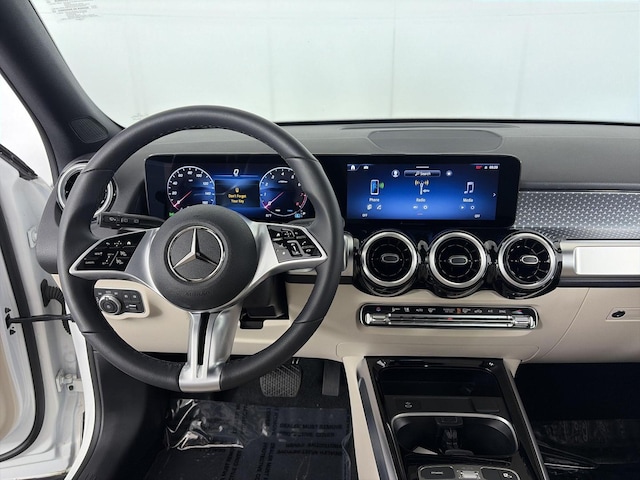 2025 Mercedes-Benz GLB 250