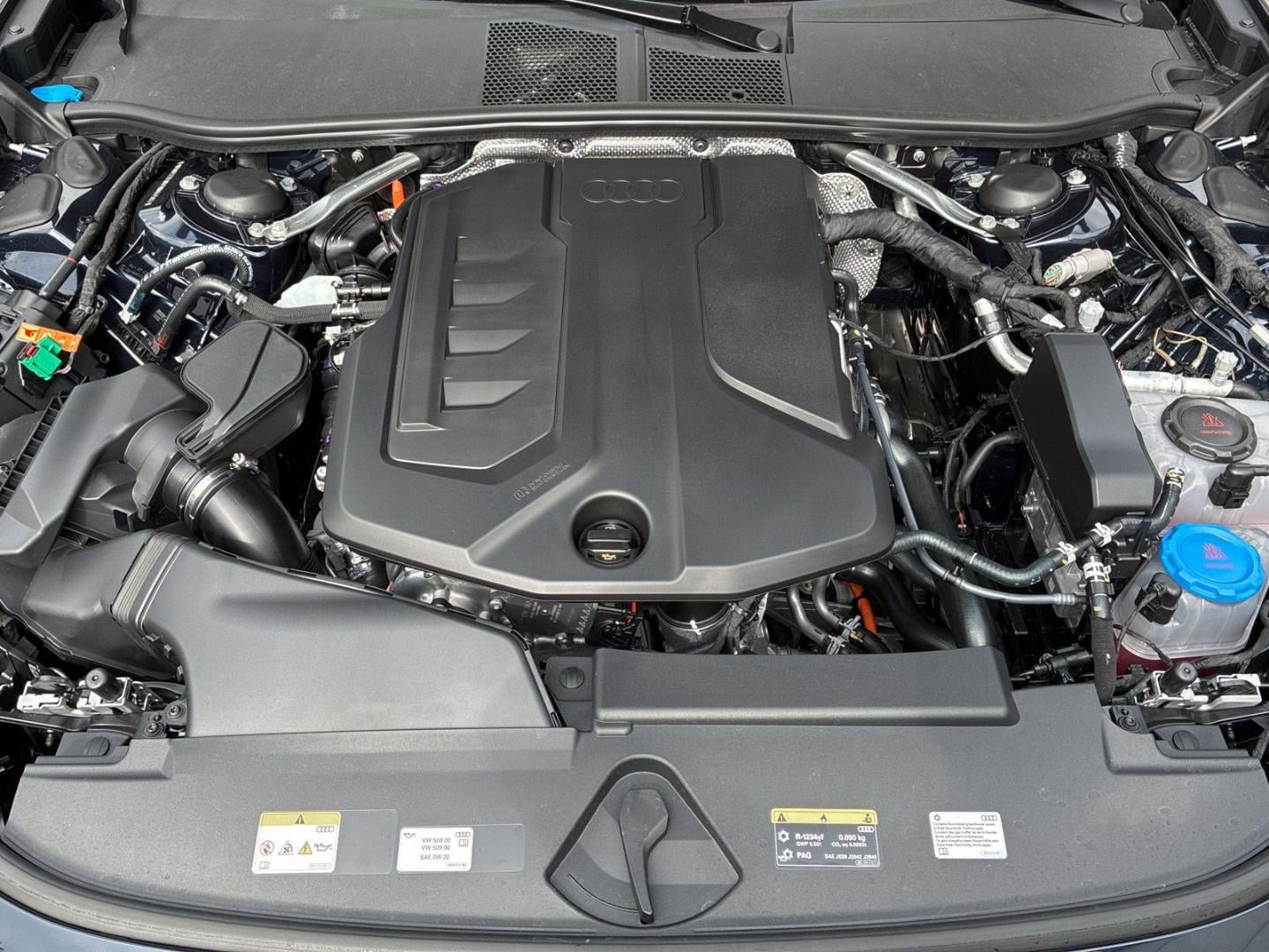 Bild über Audi A6 Avant e-hybrid edition one e-hybrid quattro 220 kW S tronic - für weitere Informationen kontaktieren Sie den Audi Partner