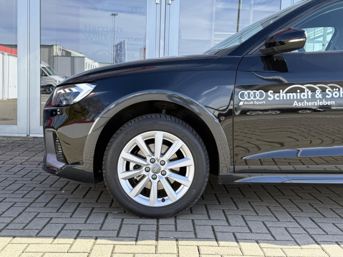 Bild über Audi A1 allstreet 30 TFSI S tronic - für weitere Informationen kontaktieren Sie den Audi Partner