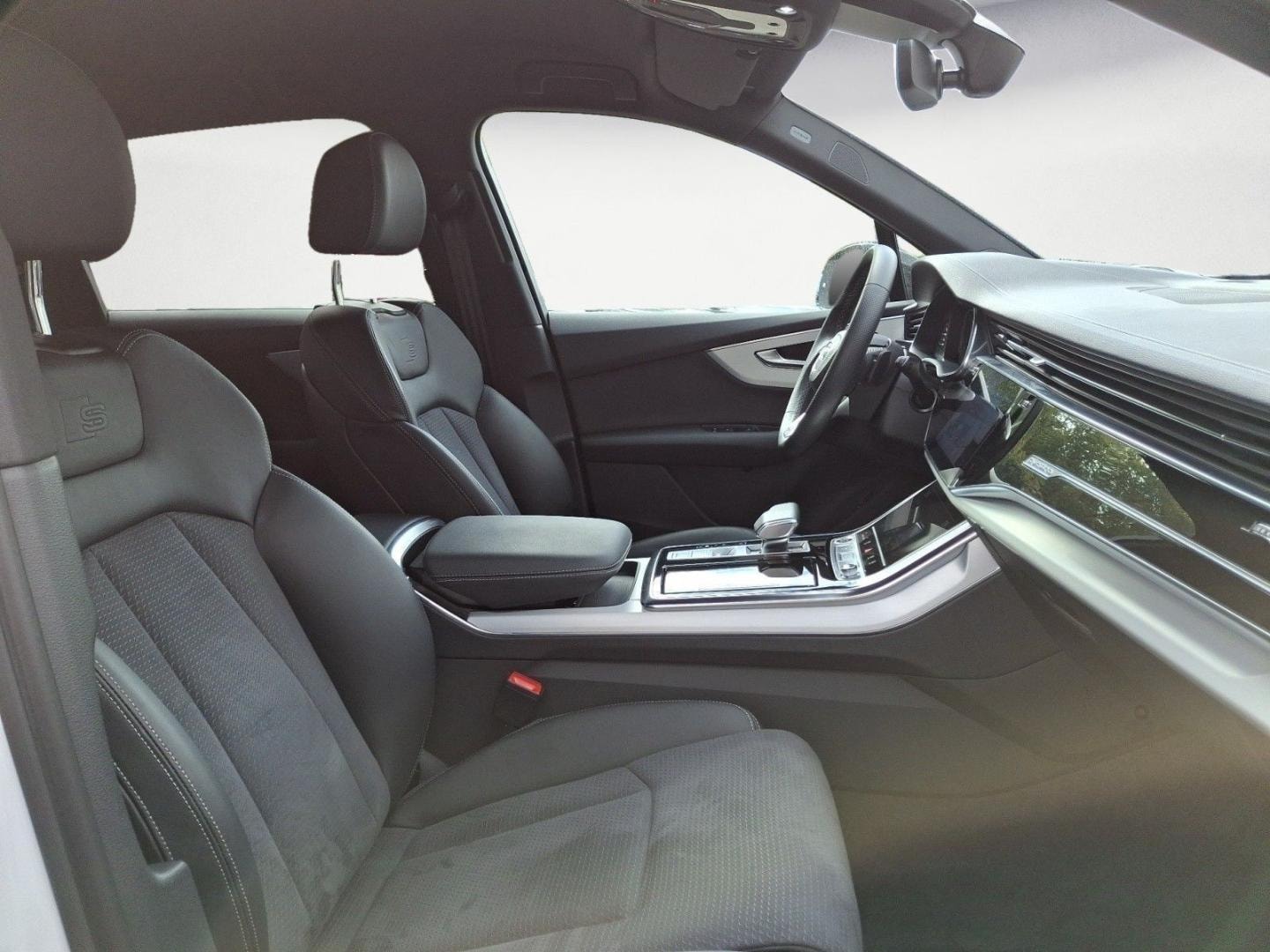 Bild über Audi Q7 competition plus 50 TDI quattro tiptronic - für weitere Informationen kontaktieren Sie den Audi Partner