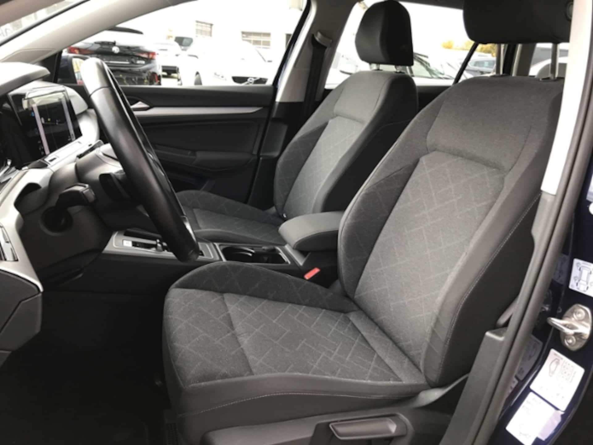Volkswagen Golf Variant Life