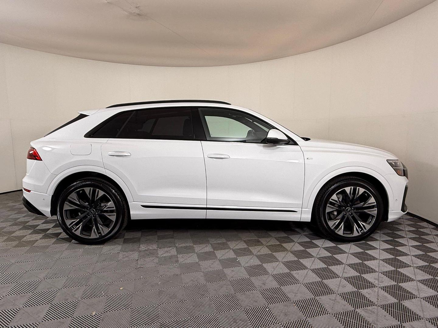 2026 Audi Q8 Premium Plus - Photo 8