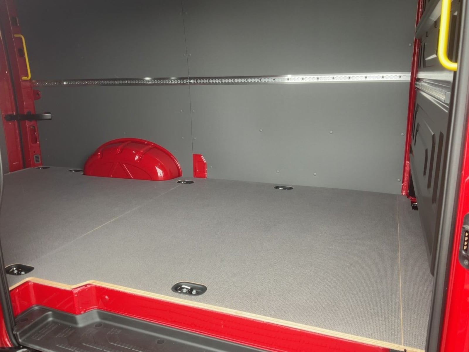 Volkswagen Crafter Kasten mittlerer Radstand – Bild 13