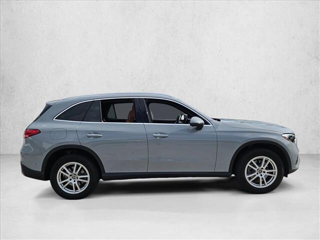 2025 Mercedes-Benz GLC 300