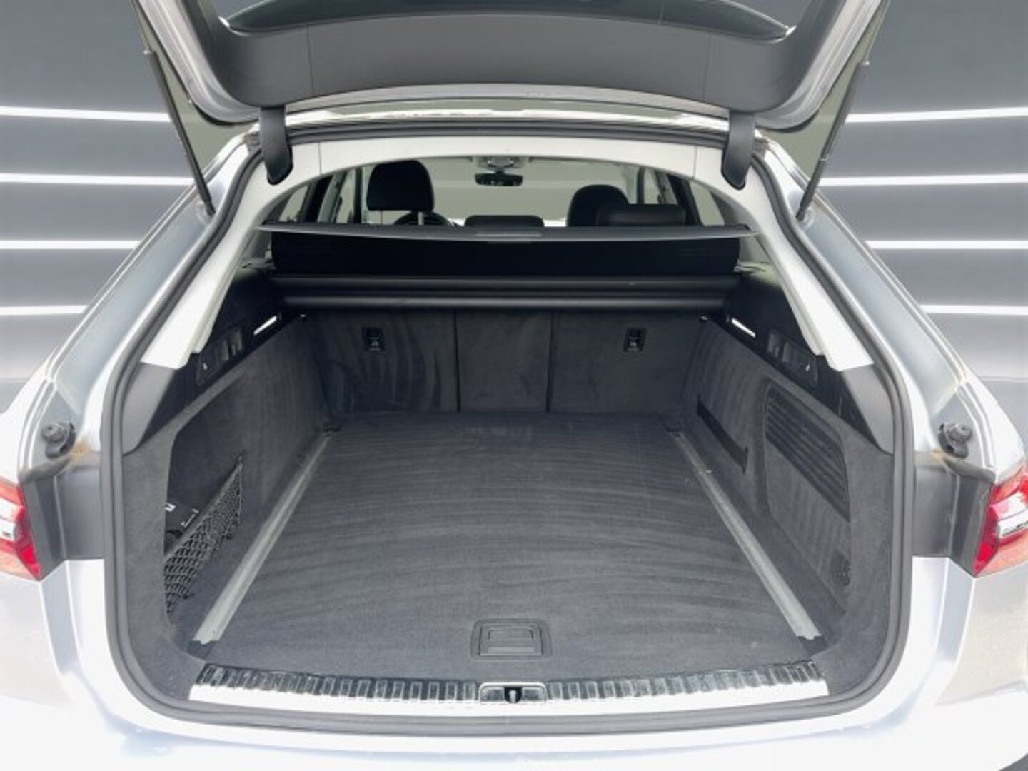Bild über Audi A6 Avant design 35 TDI S tronic - für weitere Informationen kontaktieren Sie den Audi Partner
