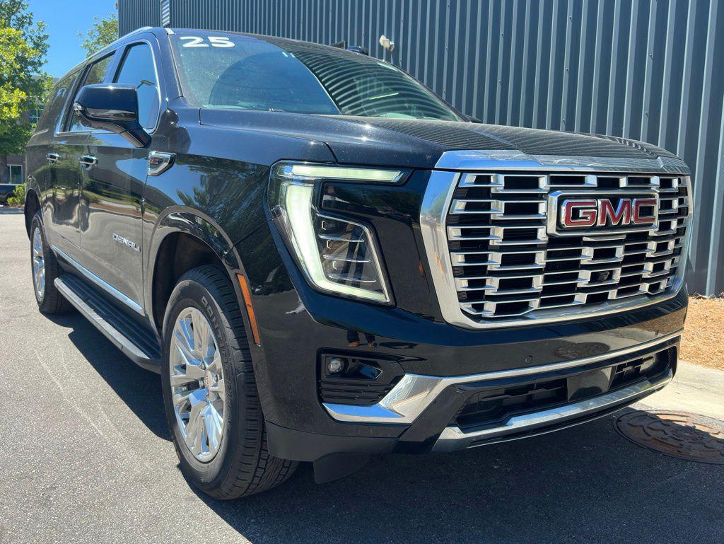 2025 GMC Yukon Denali AWD's photo