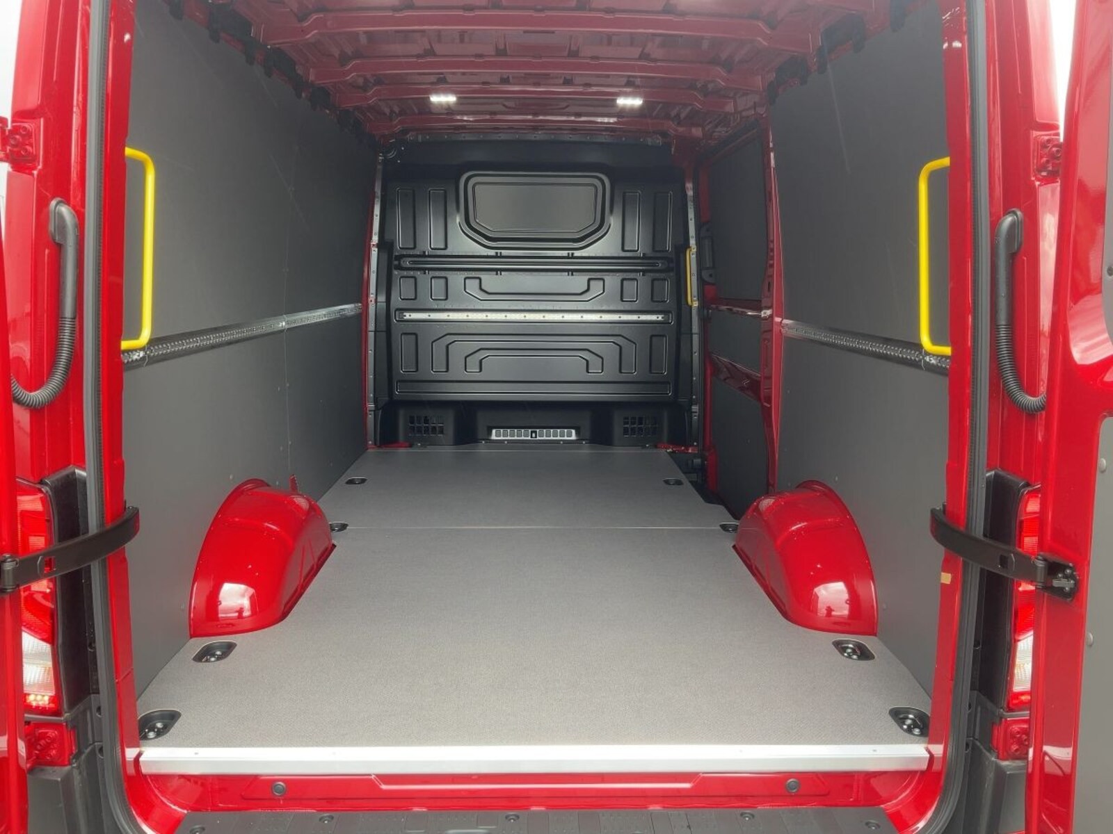 Volkswagen Crafter Kasten mittlerer Radstand – Bild 14