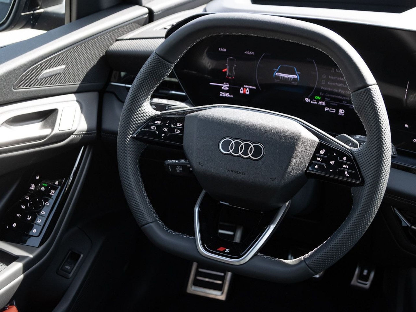 Bild über Audi Q6 SUV e-tron e-tron quattro - für weitere Informationen kontaktieren Sie den Audi Partner
