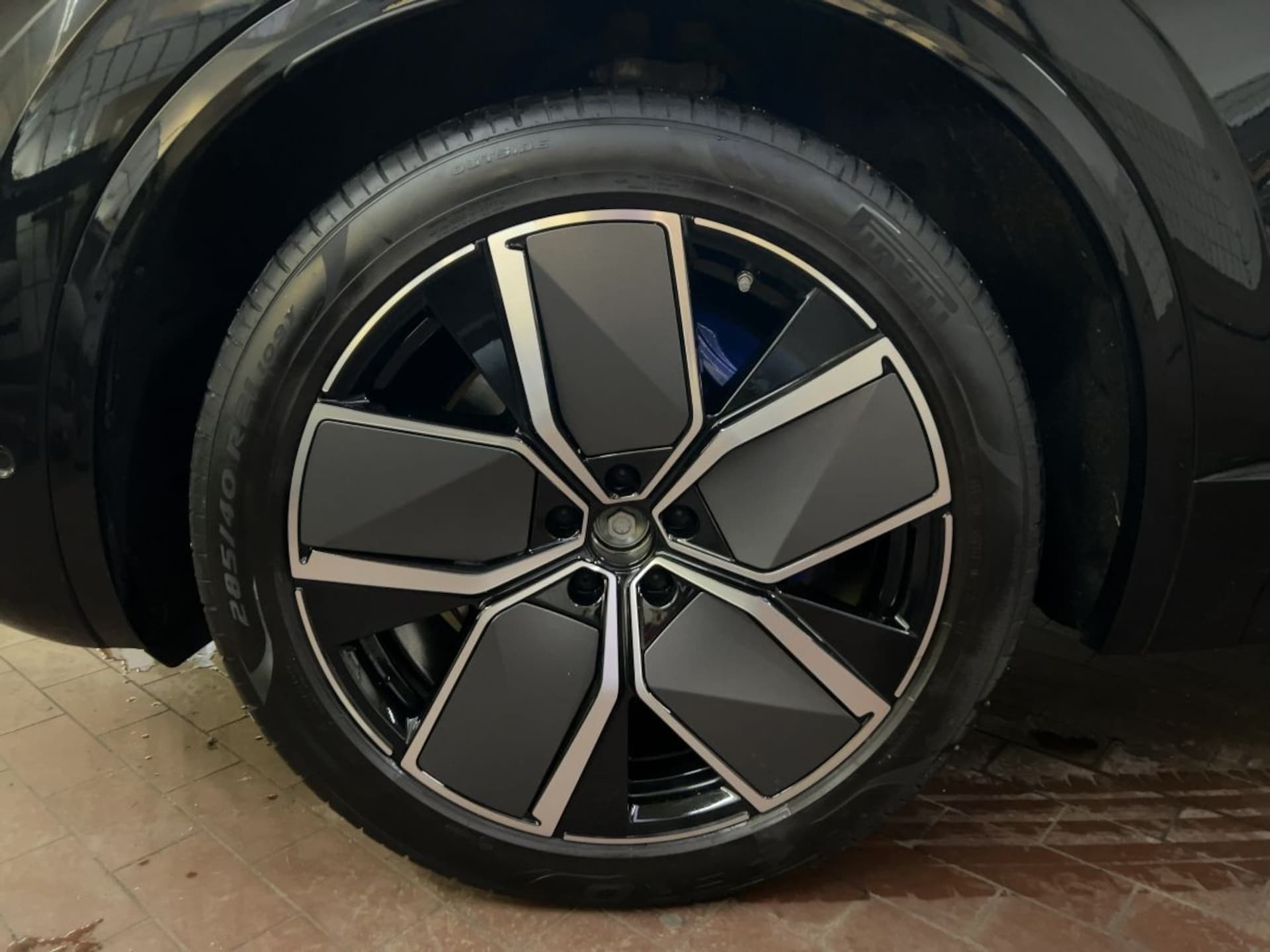 Volkswagen Touareg R