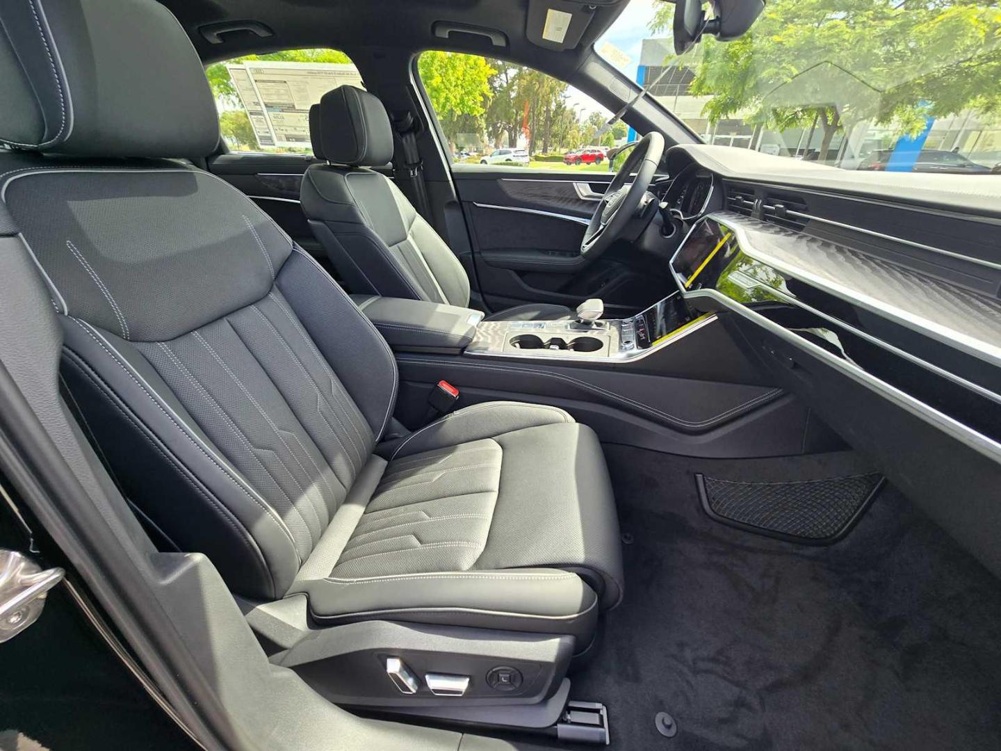 2025 Audi A6 Prestige - Photo 12