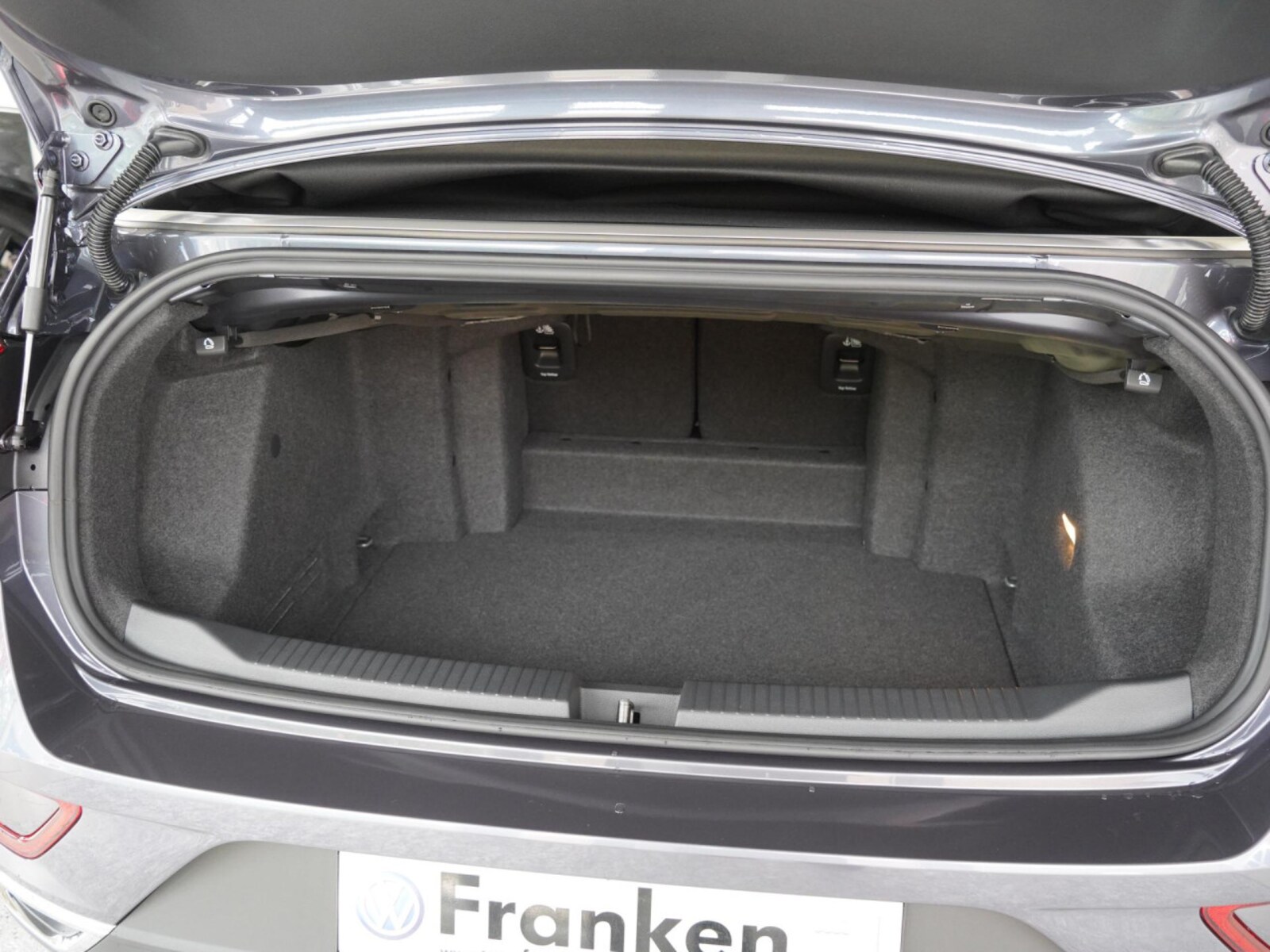 Volkswagen T-Roc Cabriolet – Bild 14