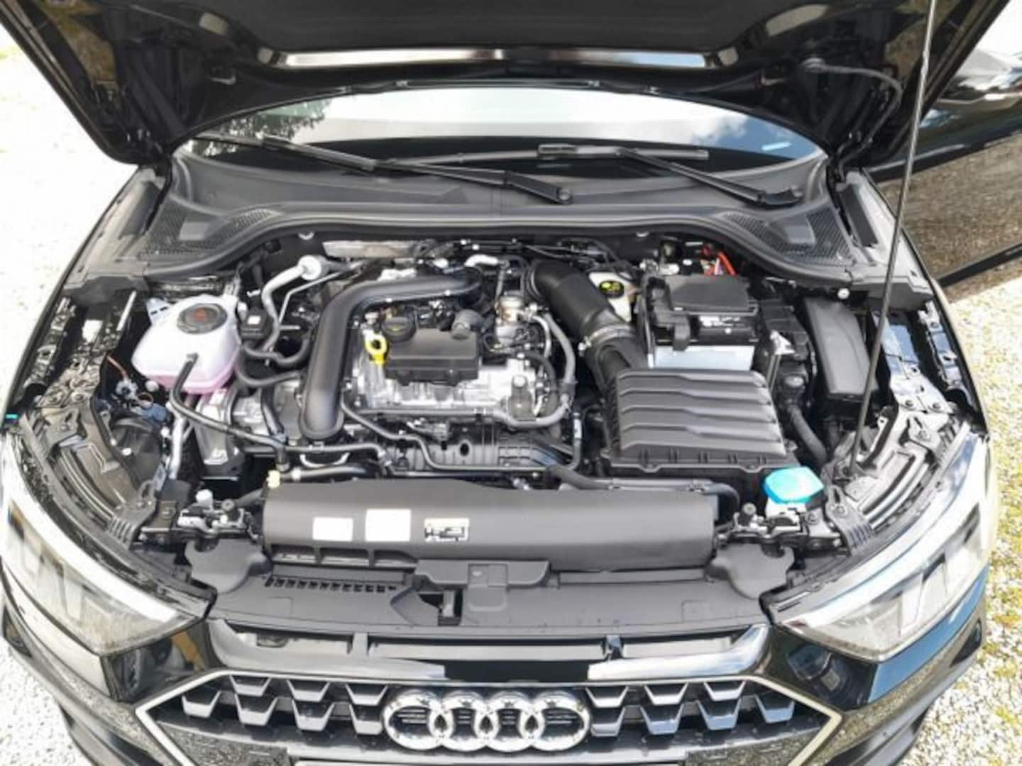 Bild über Audi A1 Sportback S line 30 TFSI S tronic - für weitere Informationen kontaktieren Sie den Audi Partner
