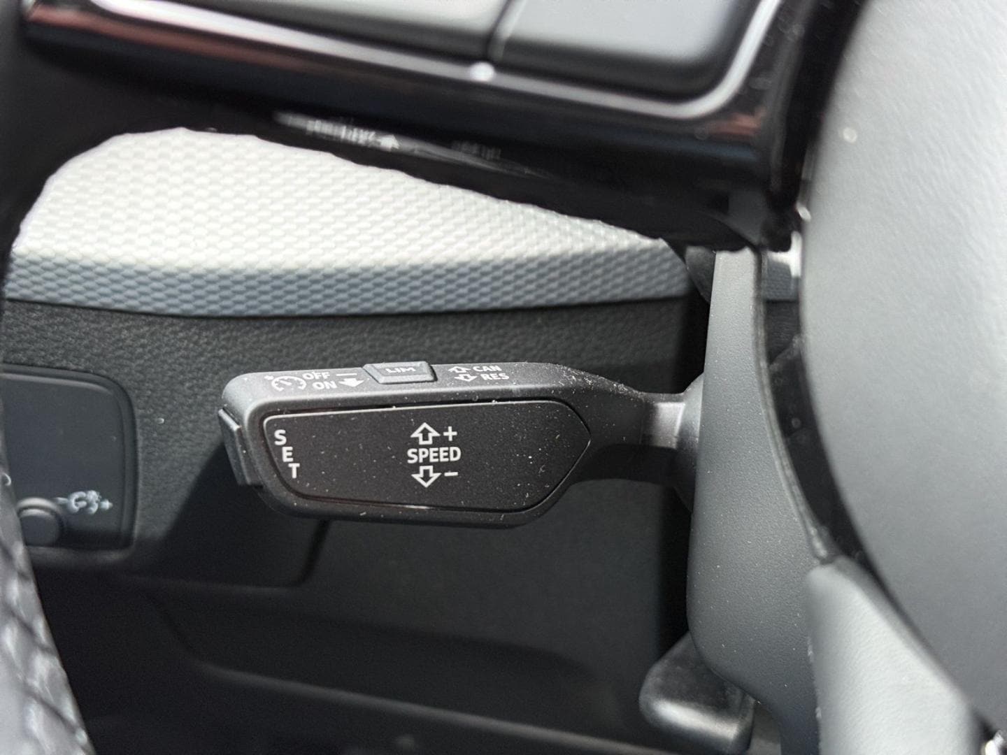 Bild über Audi Q2 35 TFSI S tronic - für weitere Informationen kontaktieren Sie den Audi Partner