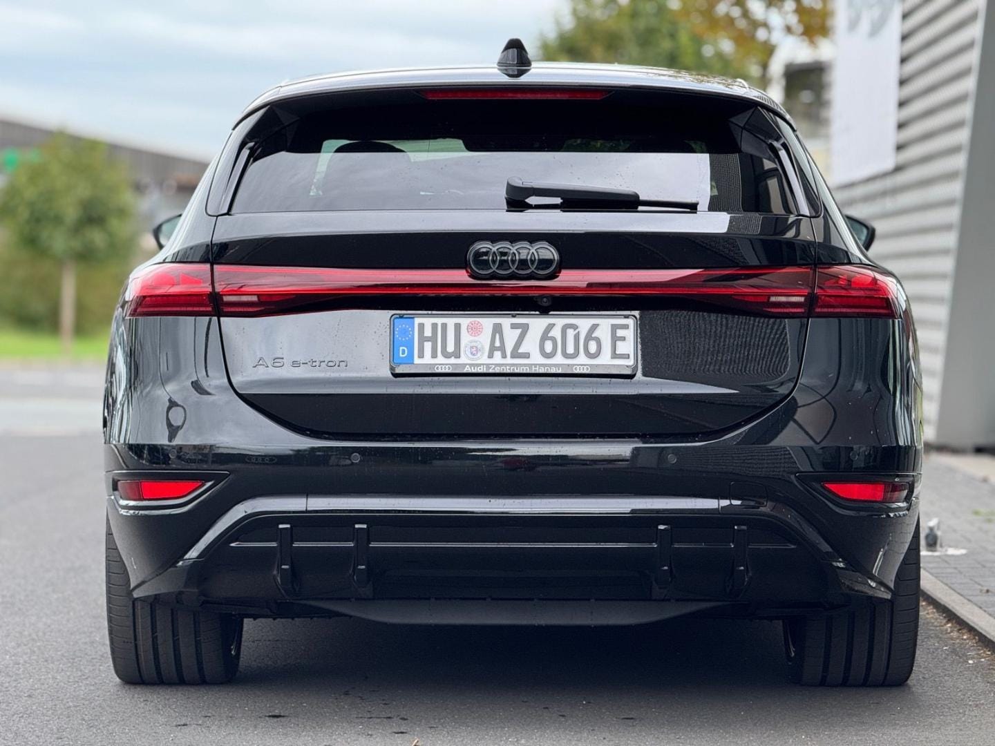 Bild über Audi A6 Avant e-tron S line business e-tron performance 270 kW - für weitere Informationen kontaktieren Sie den Audi Partner