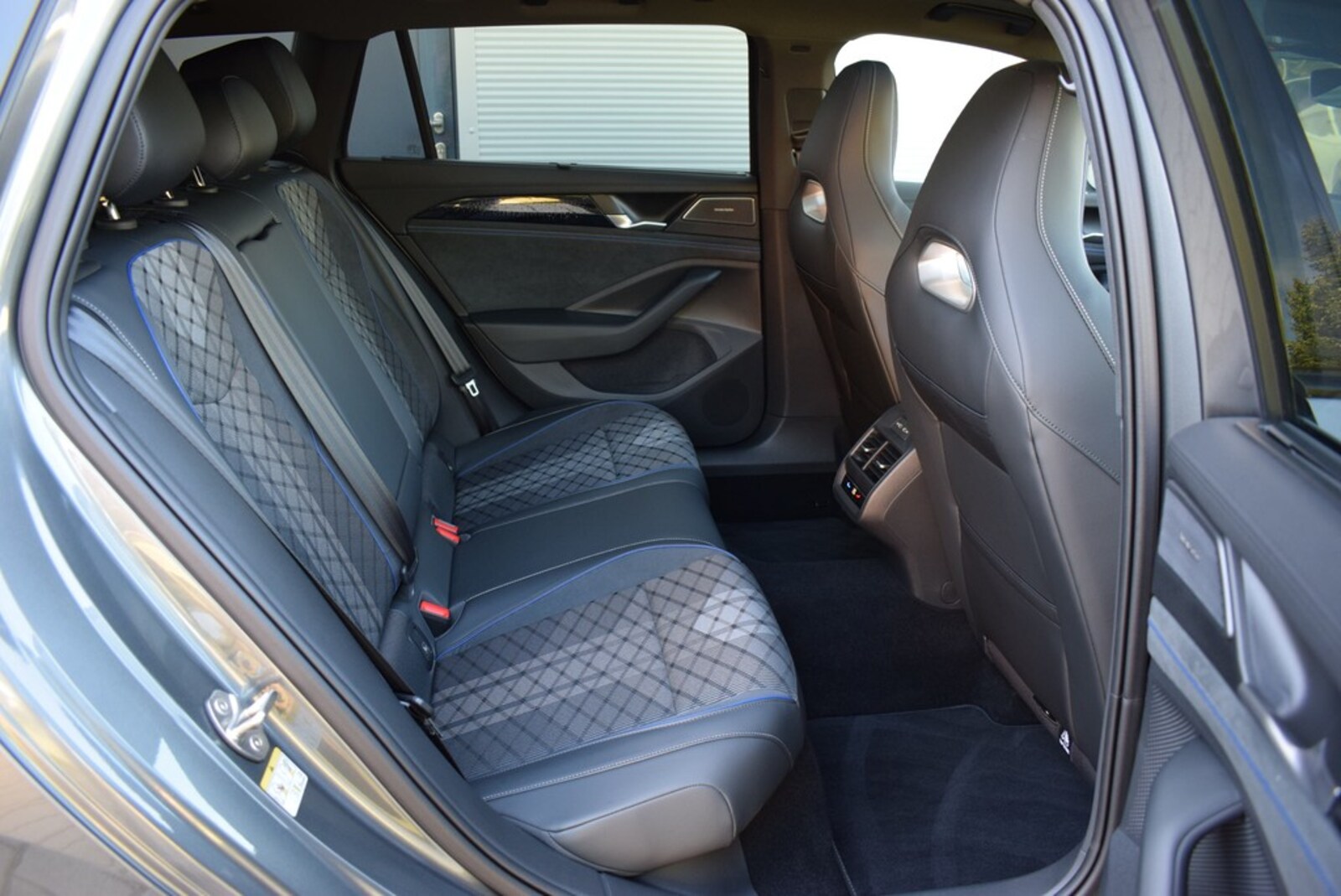 Volkswagen Passat – Bild 6