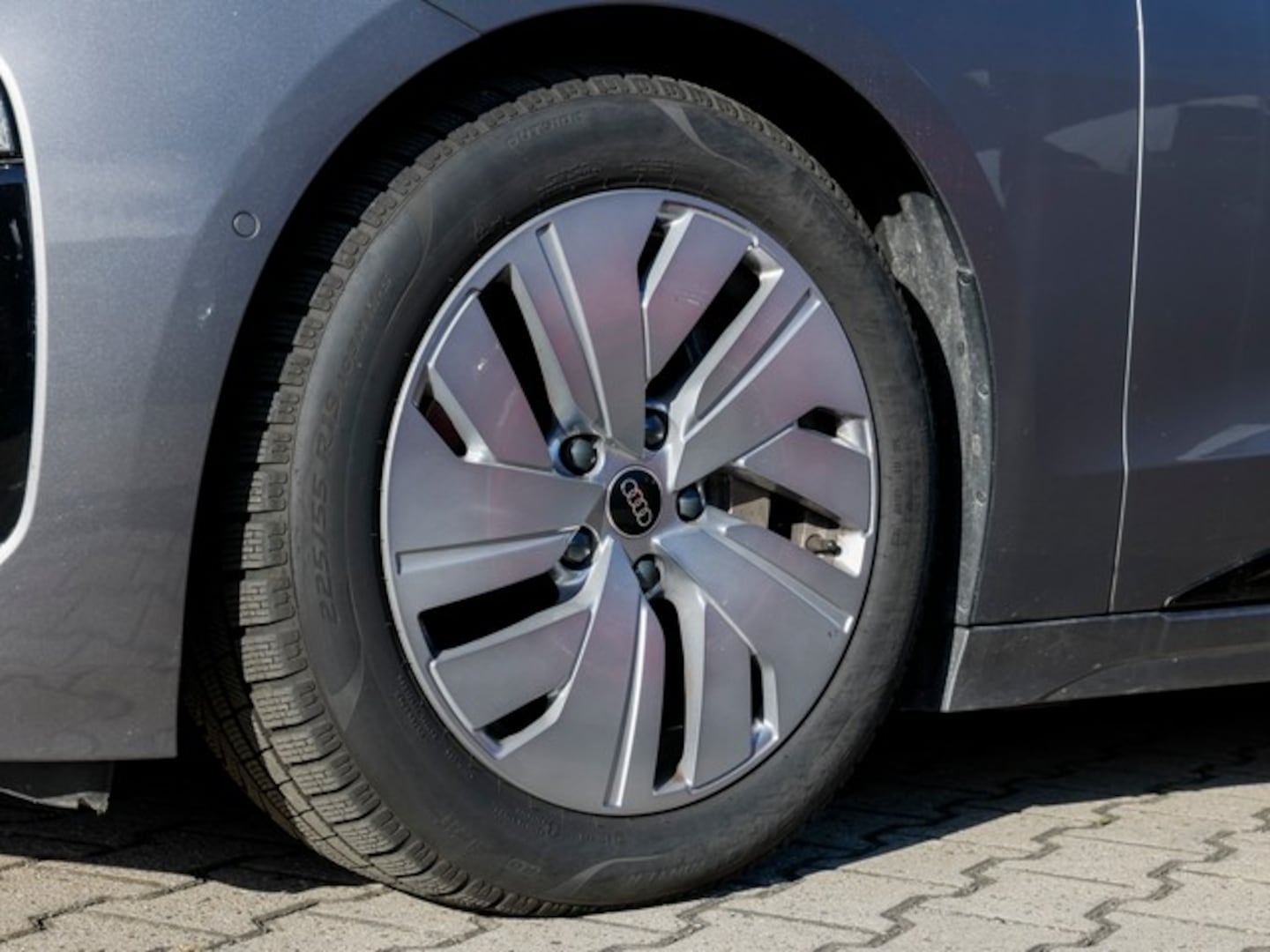 Bild über Audi A6 Avant e-tron e-tron performance - für weitere Informationen kontaktieren Sie den Audi Partner