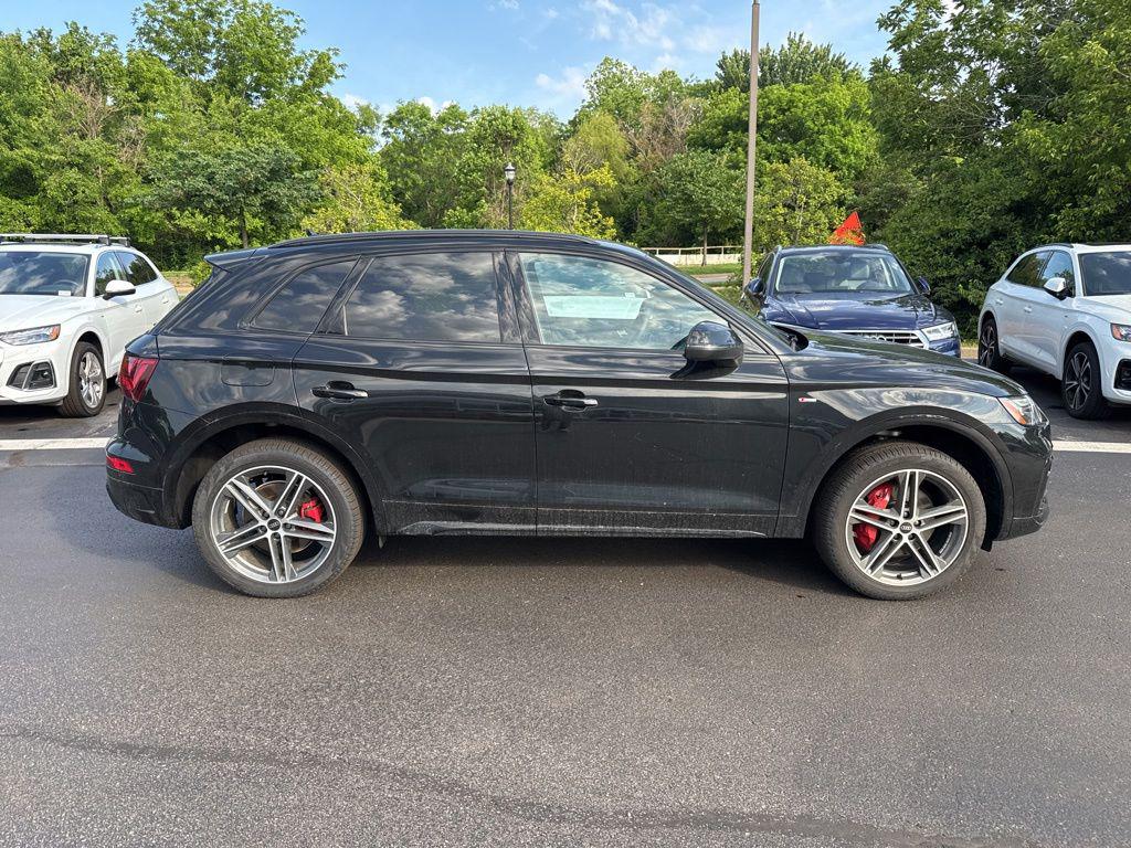 2025 Audi Q5 55 e Premium Plus's photo
