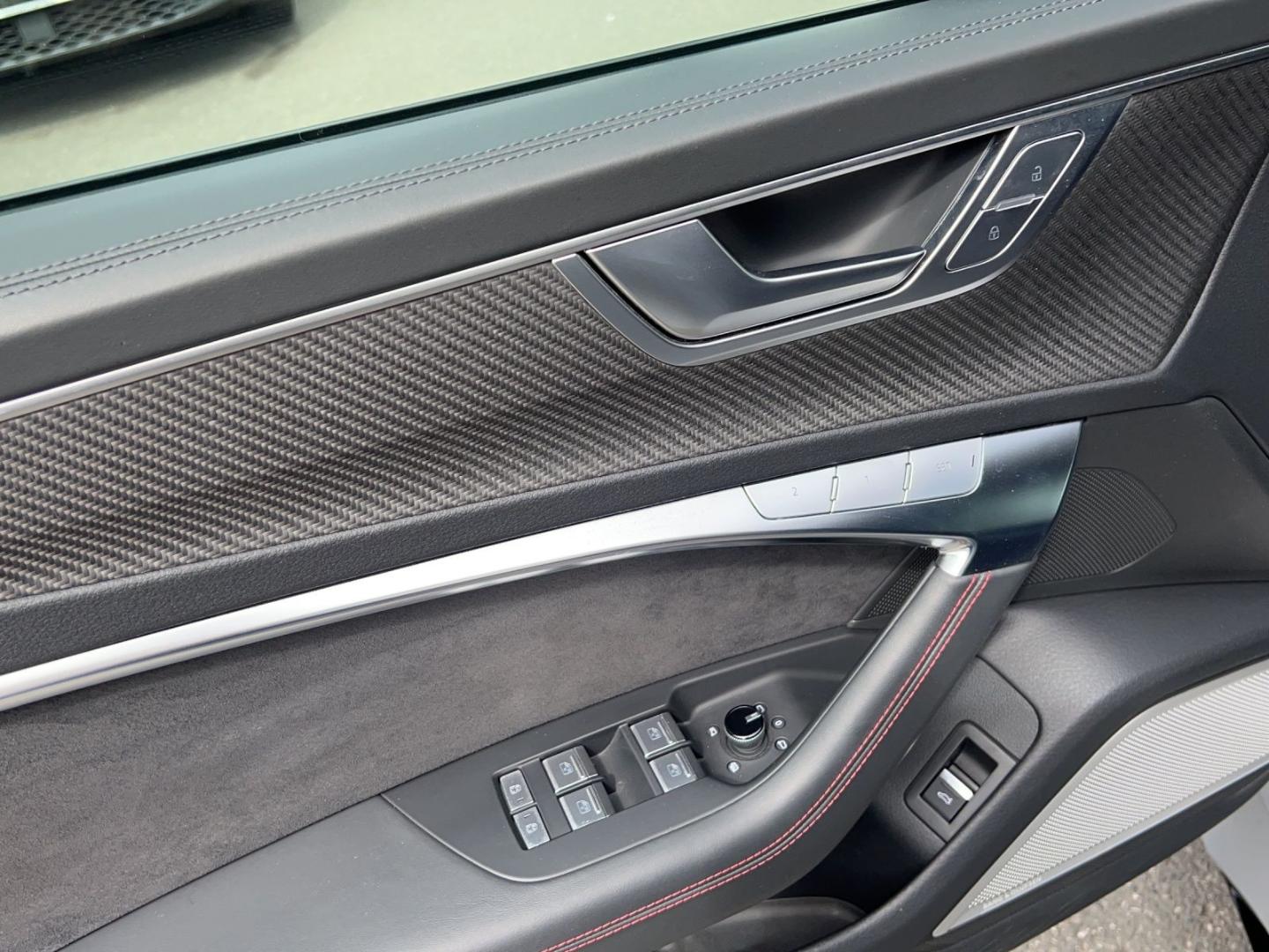 Image about Audi RS 6 Avant performance TFSI quattro tiptronic