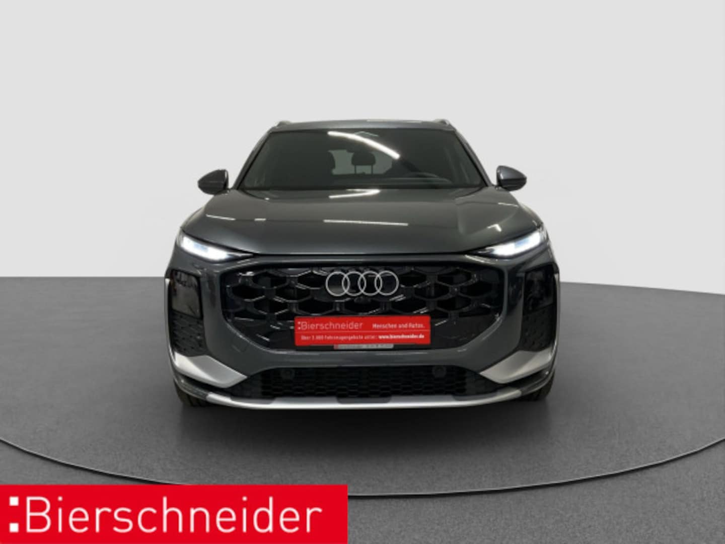 Bild über Audi Q3 SUV TFSI quattro 195 kW S tronic - für weitere Informationen kontaktieren Sie den Audi Partner