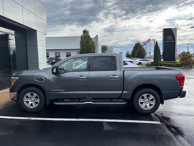 2017 Nissan Titan