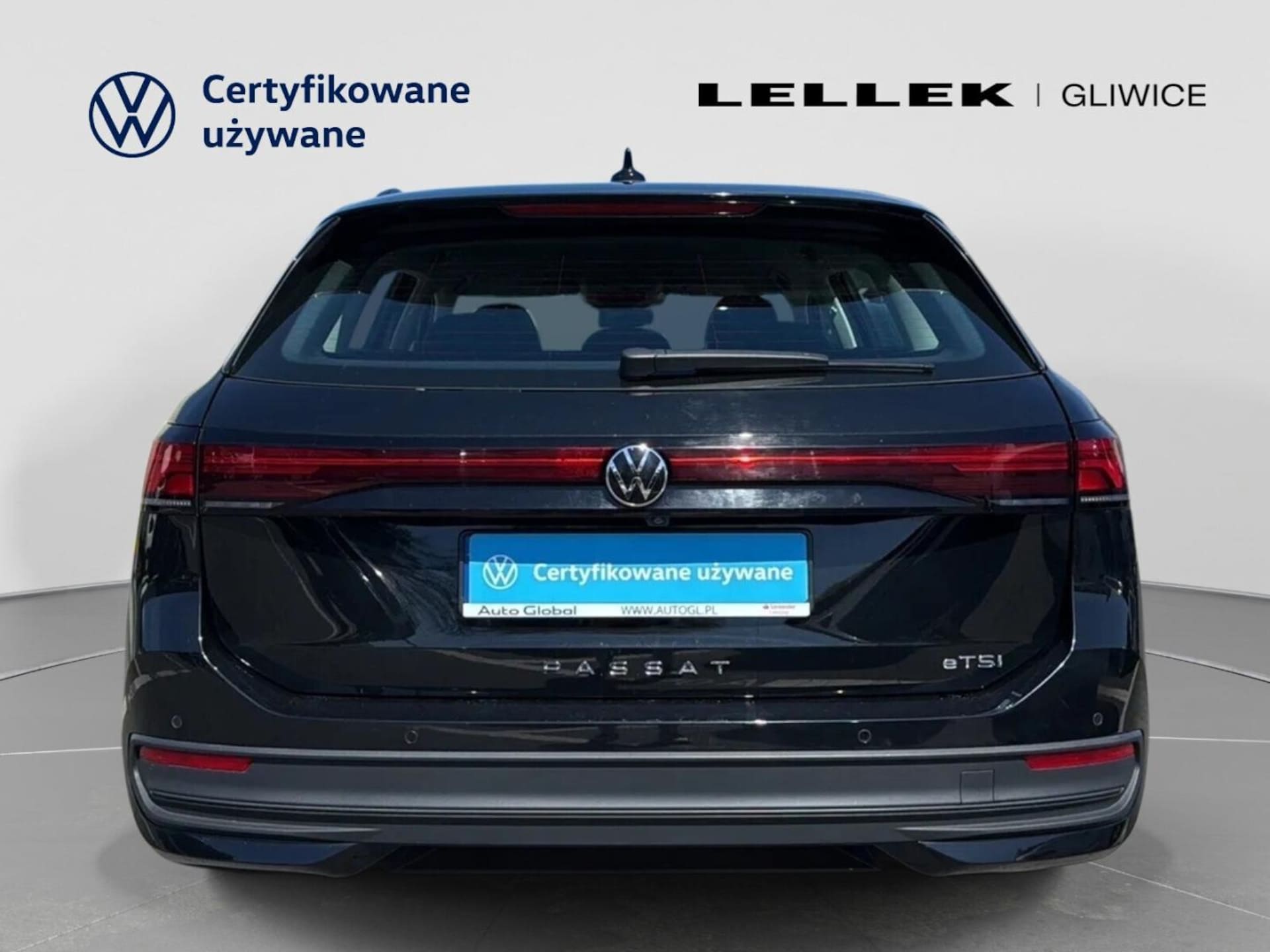 Volkswagen Passat Model bazowy