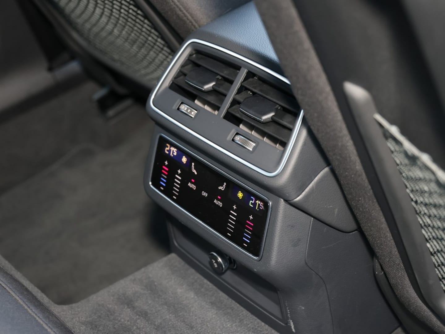 Bild über Audi A6 Avant S line 45 TFSI quattro S tronic - für weitere Informationen kontaktieren Sie den Audi Partner