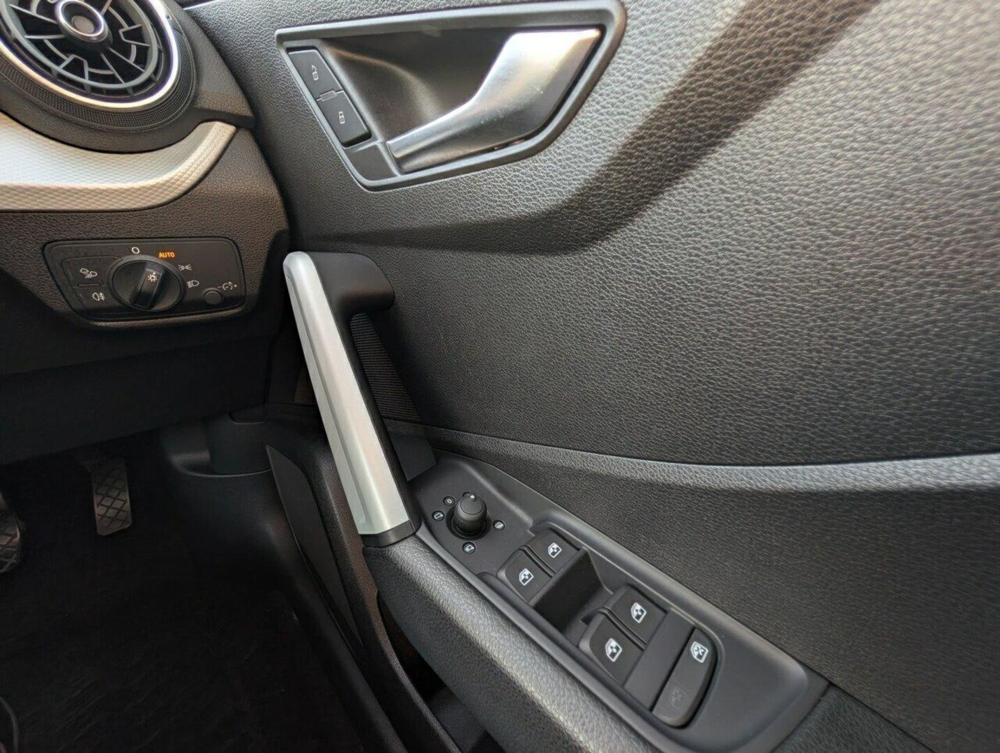 Image about Audi Q2 design 35 TFSI S tronic