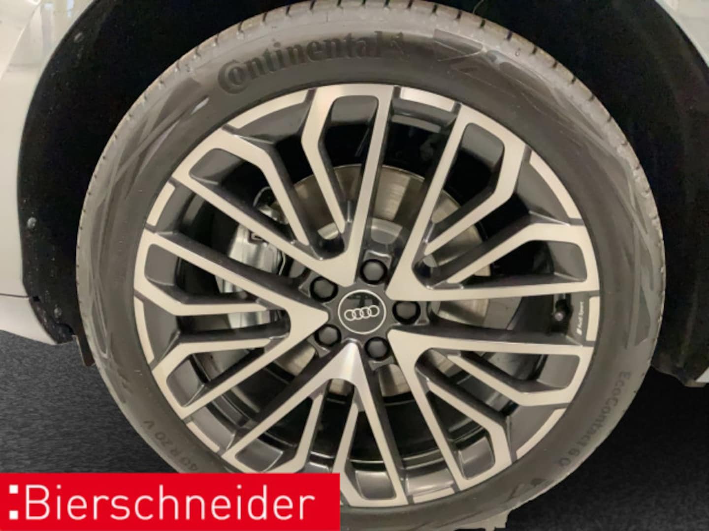 Bild über Audi Q3 SUV TFSI quattro 195 kW S tronic - für weitere Informationen kontaktieren Sie den Audi Partner