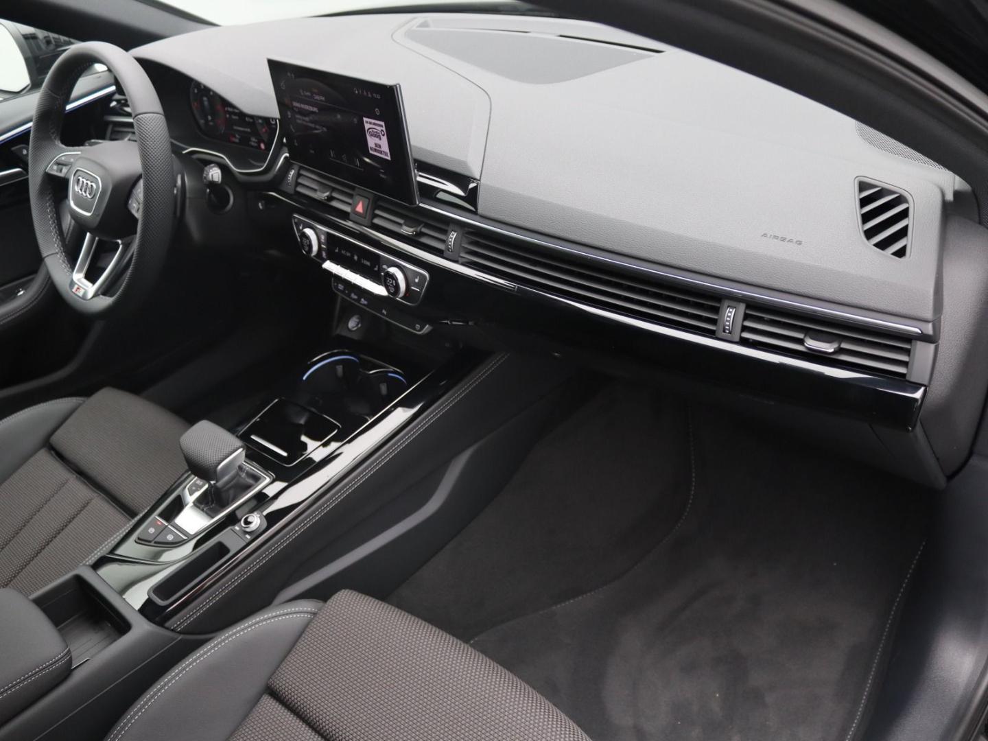 Image about Audi A4 Avant S line 40 TDI S tronic