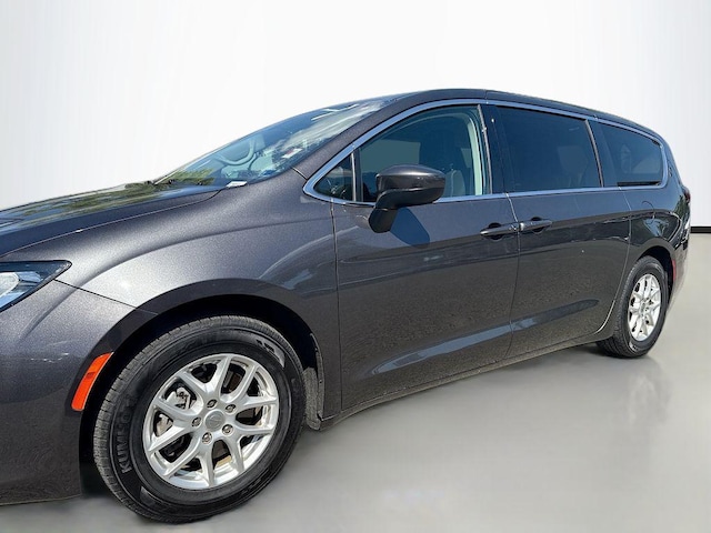2020 Chrysler Voyager