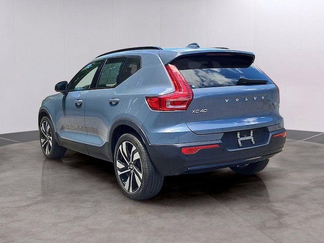 2023 Volvo XC40