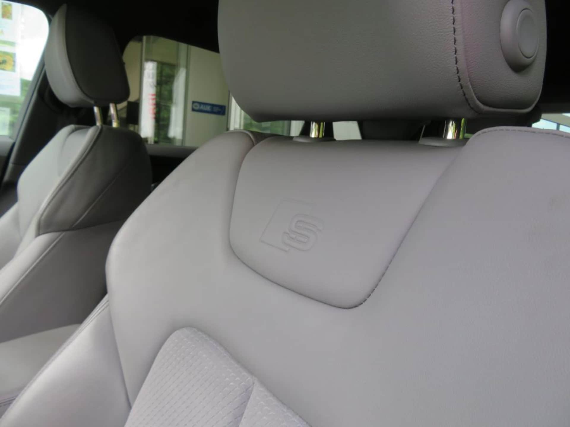 Audi e-tron S line