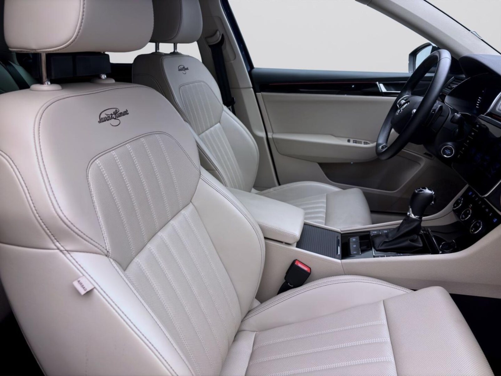 Škoda Superb Combi – Bild 17
