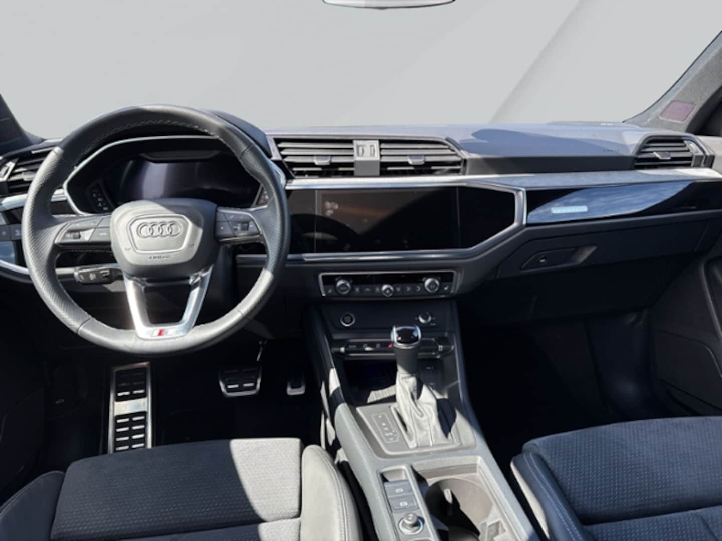 Bild über Audi Q3 Sportback S line 45 TFSI quattro S tronic - für weitere Informationen kontaktieren Sie den Audi Partner