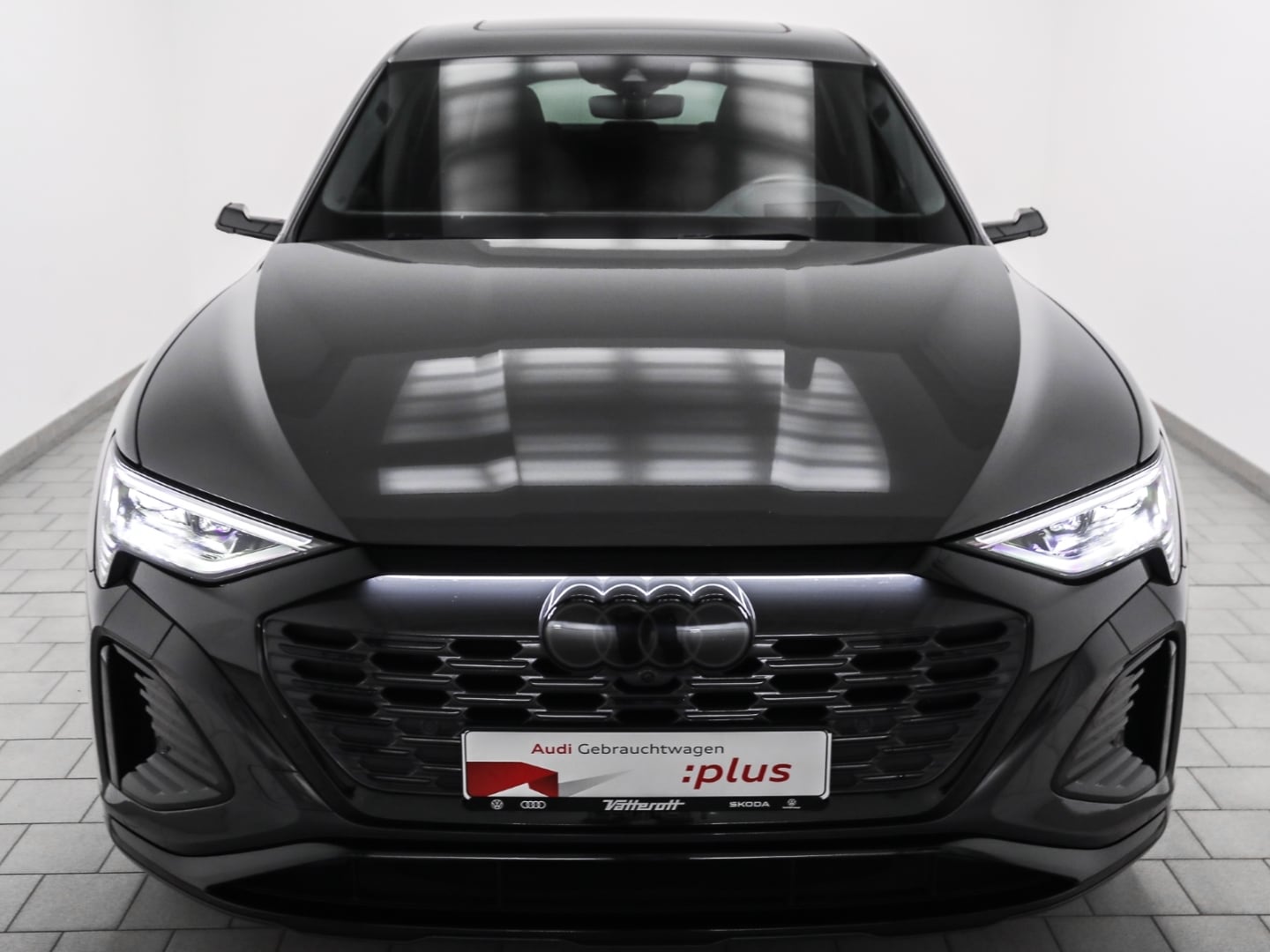 Bild über Audi Q8 Sportback e-tron S line 55 e-tron quattro - für weitere Informationen kontaktieren Sie den Audi Partner
