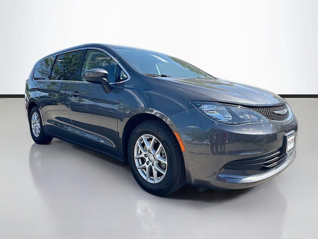 2020 Chrysler Voyager