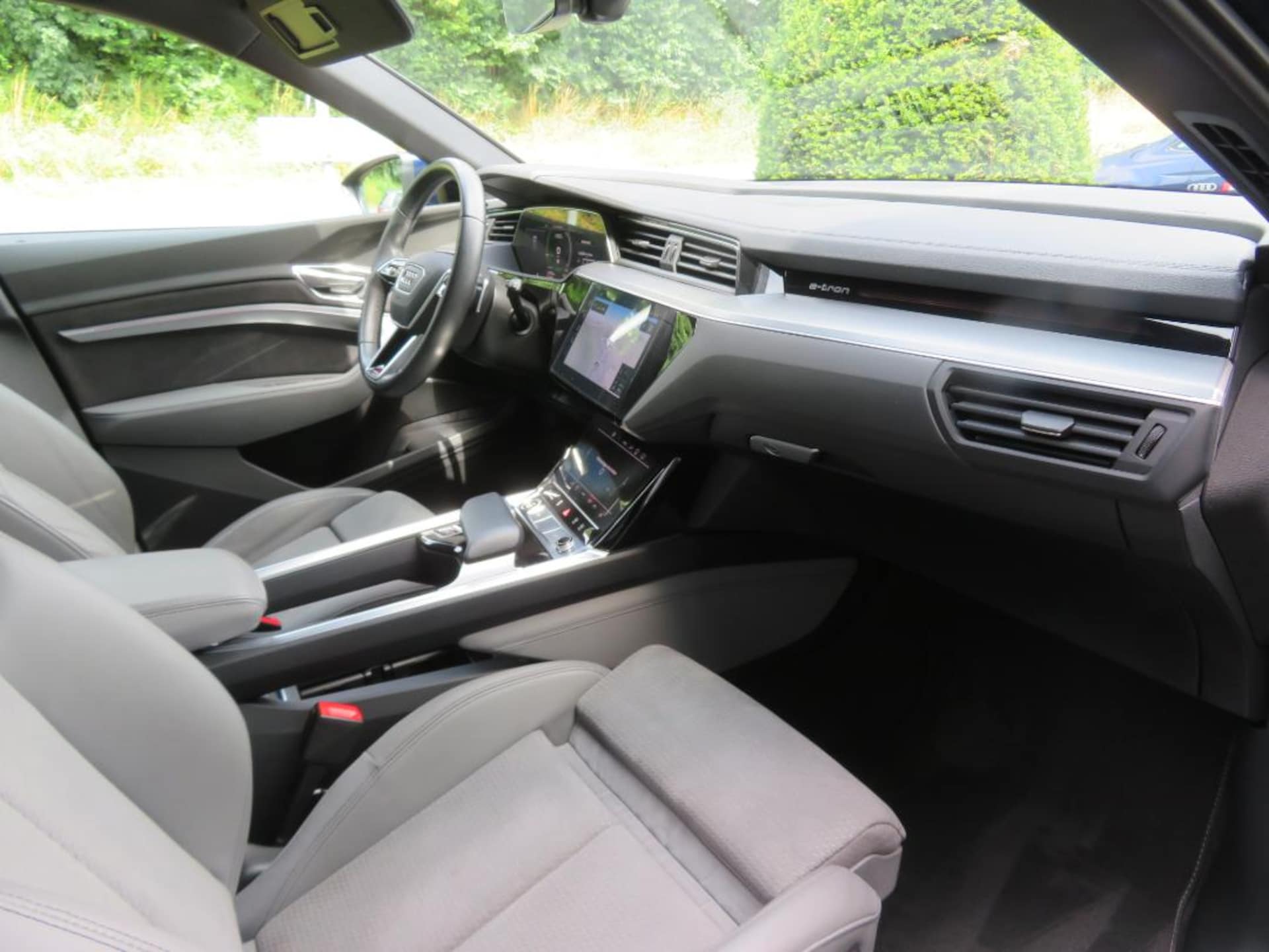 Audi e-tron S line
