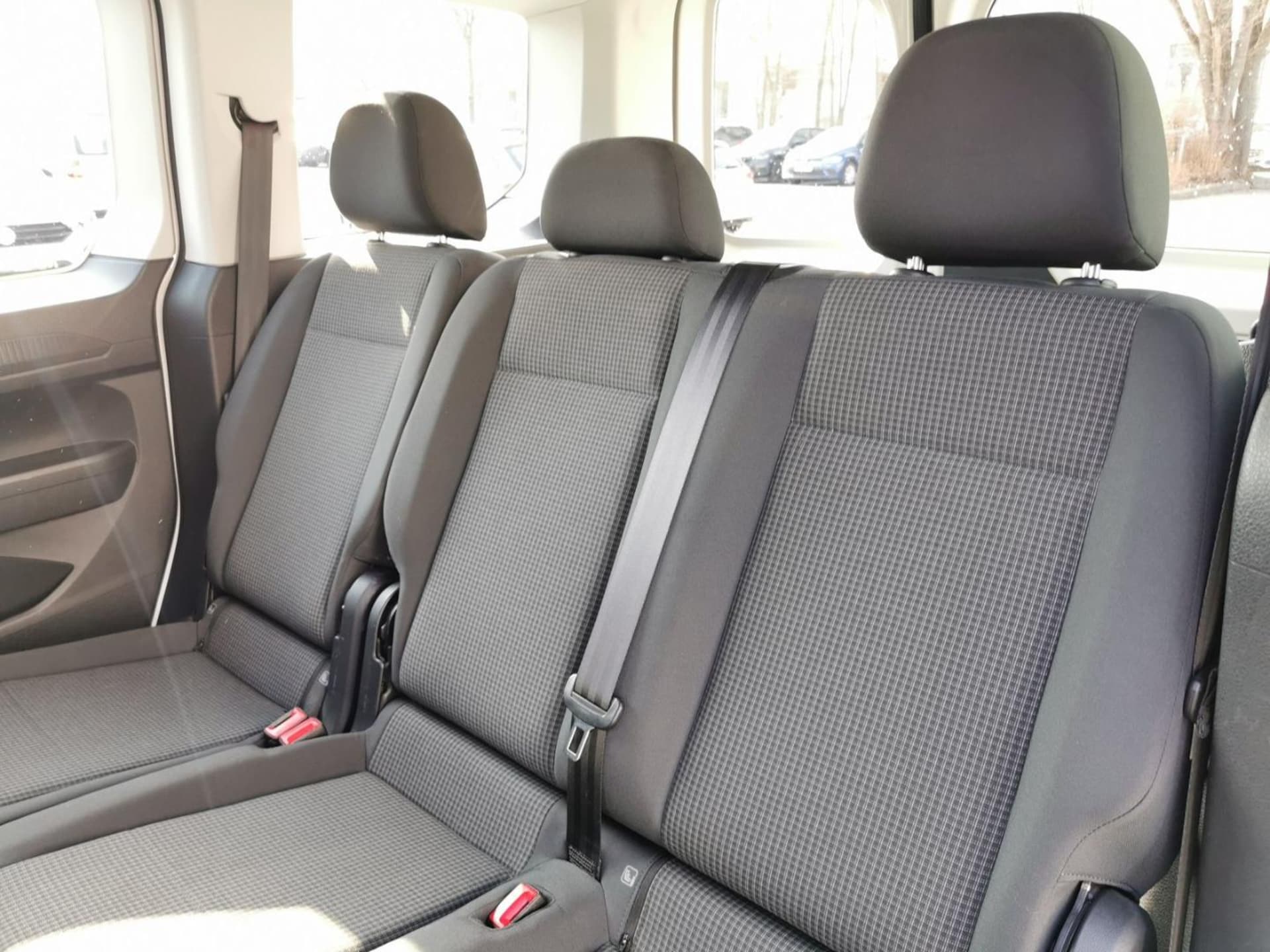 Volkswagen Caddy Basis-Modell