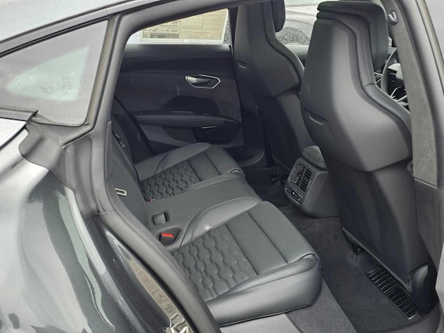 2026 Audi S e-tron GT Prestige - Photo 13
