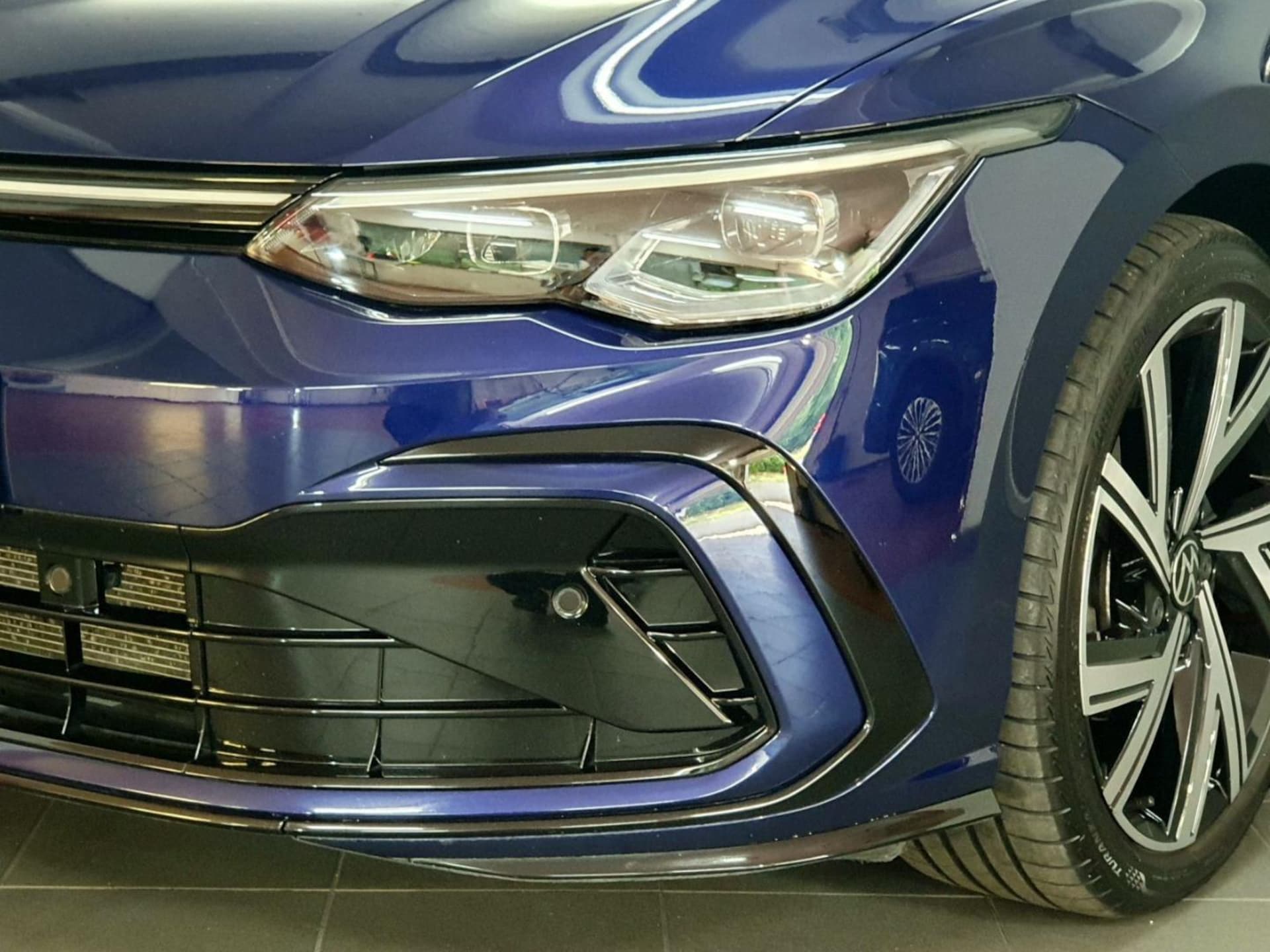 Volkswagen Golf R-Line