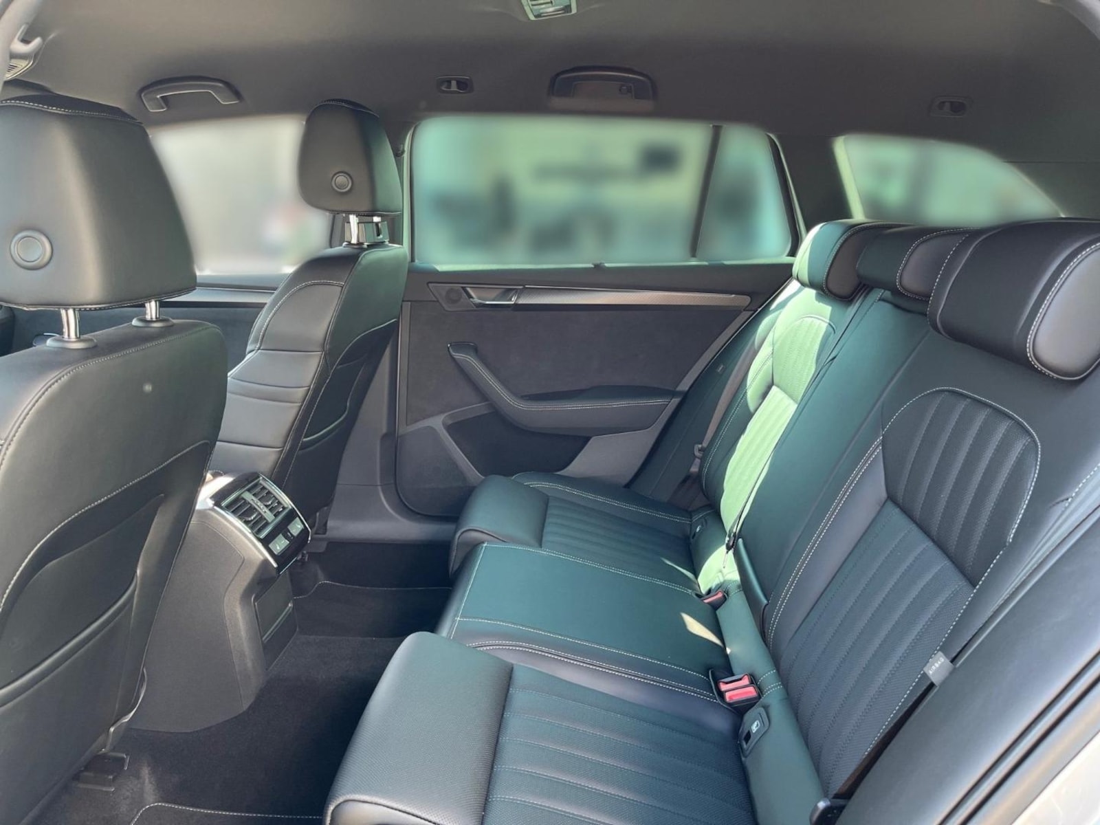 Škoda Superb Combi – Bild 13