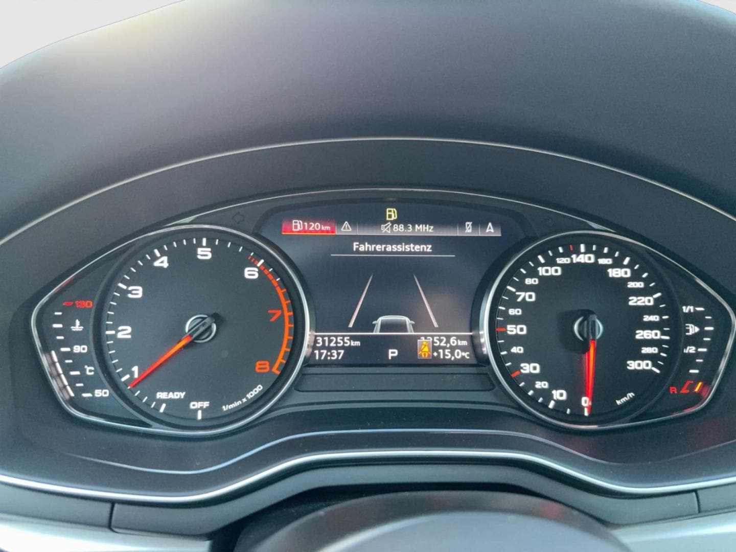 Bild über Audi A4 Avant S line 35 TFSI S tronic - für weitere Informationen kontaktieren Sie den Audi Partner